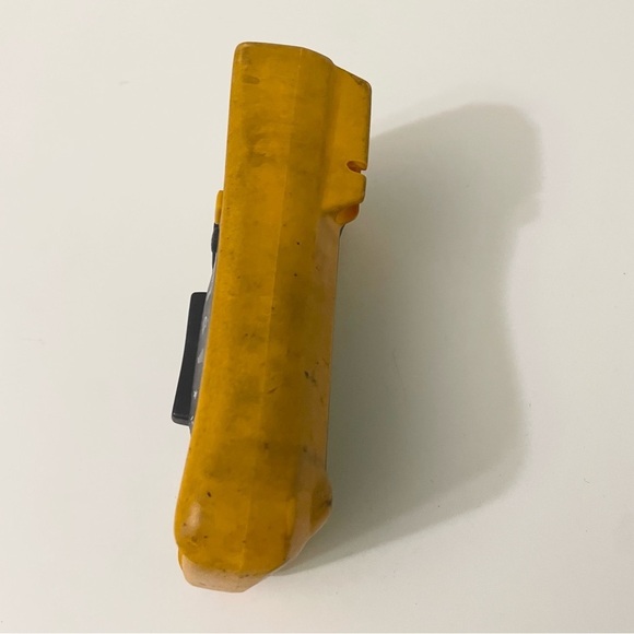 Fluke 115 True RMS Digital Multimeter - Picture 4 of 10